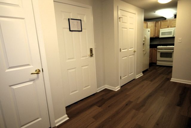 110 Dillingham Ave 214, Falmouth, MA 02540