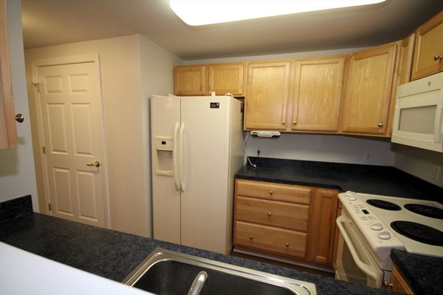 110 Dillingham Ave 214, Falmouth, MA 02540