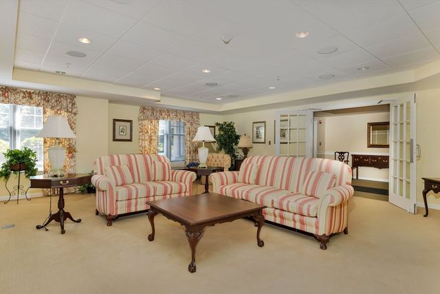 110 Dillingham Ave 214, Falmouth, MA 02540