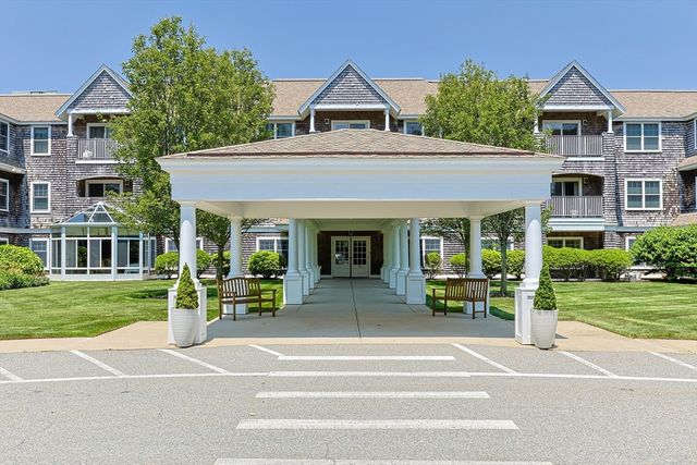 110 Dillingham Ave 214, Falmouth, MA 02540