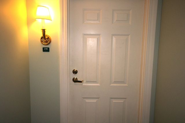 110 Dillingham Ave 214, Falmouth, MA 02540