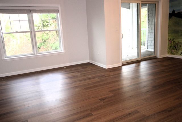 110 Dillingham Ave 214, Falmouth, MA 02540