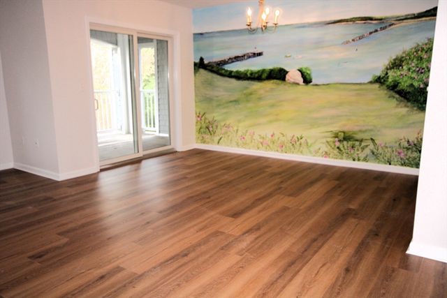 110 Dillingham Ave 214, Falmouth, MA 02540