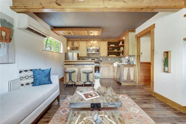 1007 Prospect Ave, Austin, TX 78702