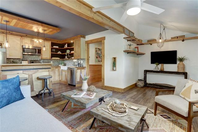 1007 Prospect Ave, Austin, TX 78702
