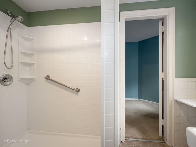 5555 N SHERIDAN Road 1612, Chicago, IL 60640