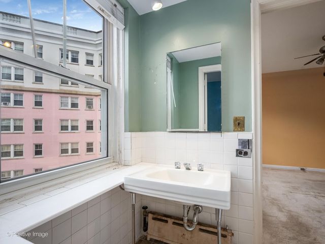 5555 N SHERIDAN Road 1612, Chicago, IL 60640
