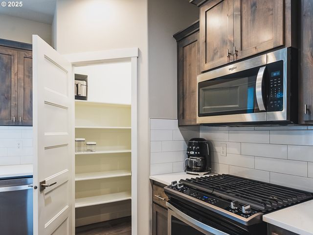 2116 N 3RD Way, Ridgefield, WA 98642