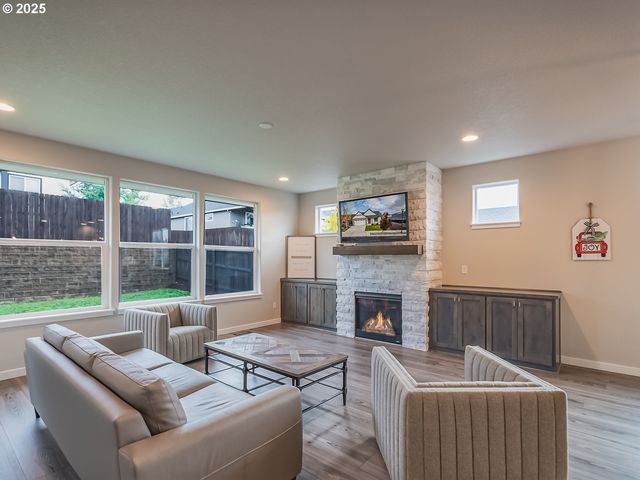 2116 N 3RD Way, Ridgefield, WA 98642