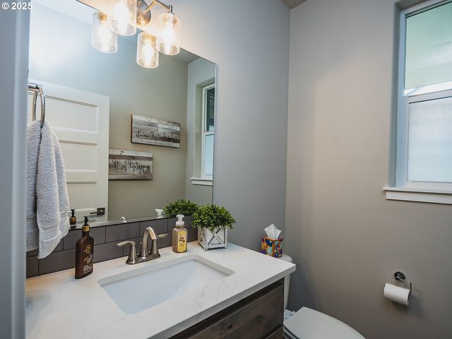 2116 N 3RD Way, Ridgefield, WA 98642