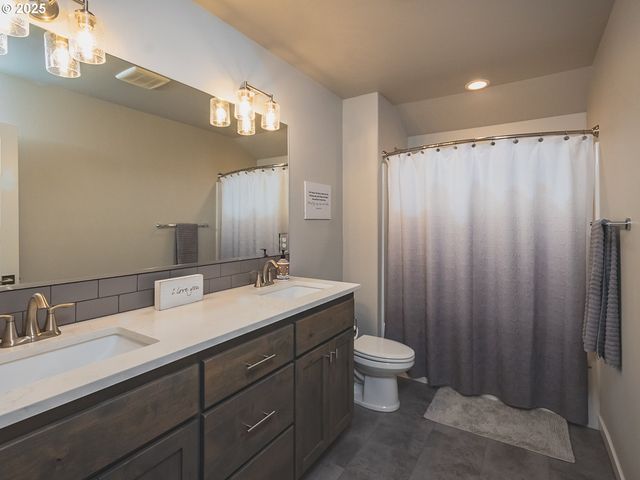 2116 N 3RD Way, Ridgefield, WA 98642