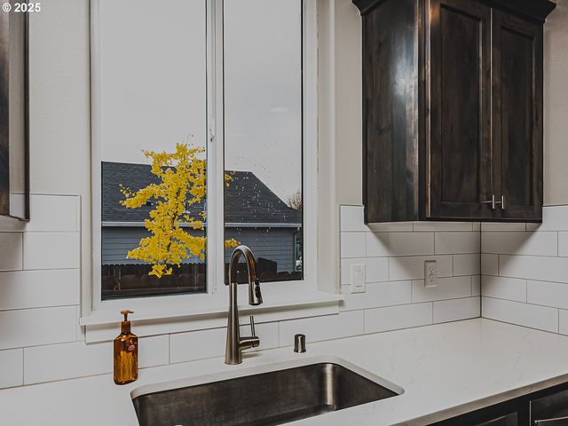 2116 N 3RD Way, Ridgefield, WA 98642