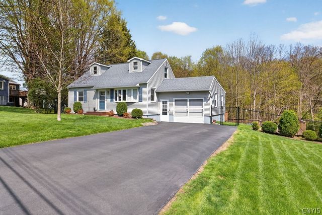 101 Broadmoor Drive, Camillus, NY 13031