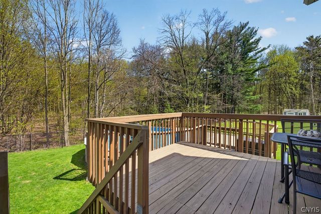 101 Broadmoor Drive, Camillus, NY 13031