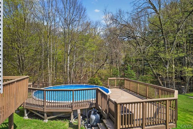101 Broadmoor Drive, Camillus, NY 13031