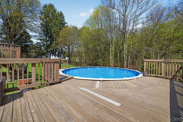101 Broadmoor Drive, Camillus, NY 13031