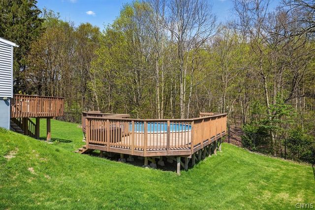 101 Broadmoor Drive, Camillus, NY 13031