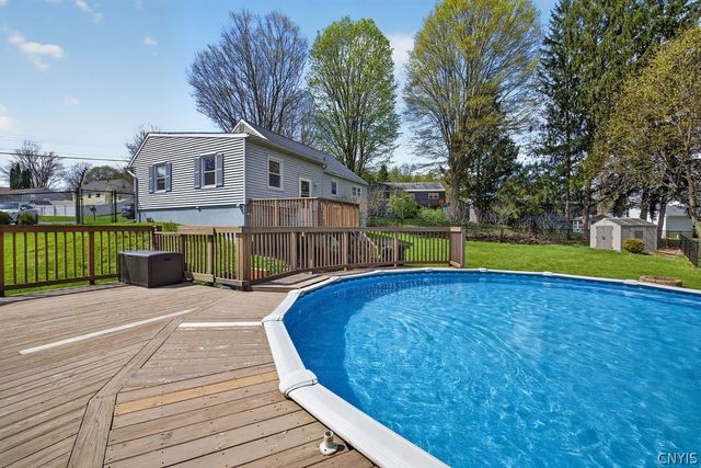 101 Broadmoor Drive, Camillus, NY 13031