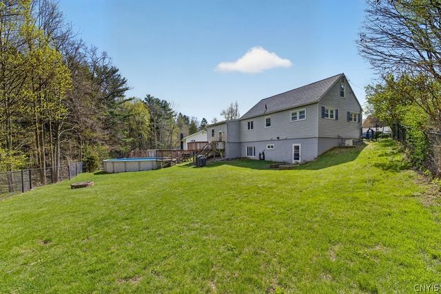 101 Broadmoor Drive, Camillus, NY 13031