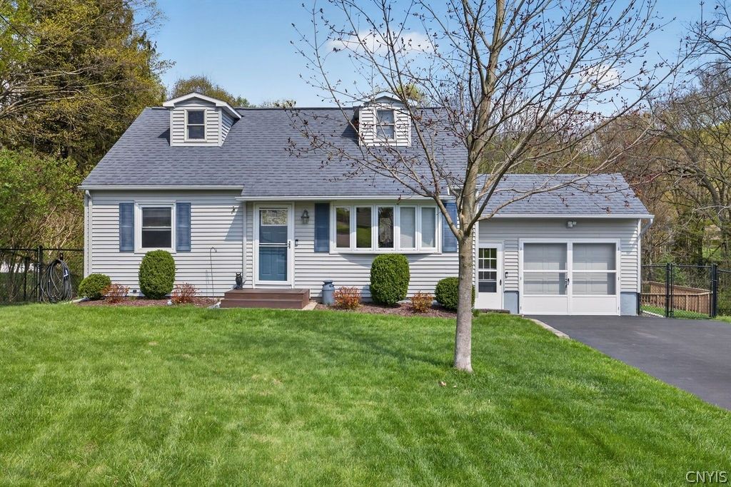 101 Broadmoor Drive, Camillus, NY 13031