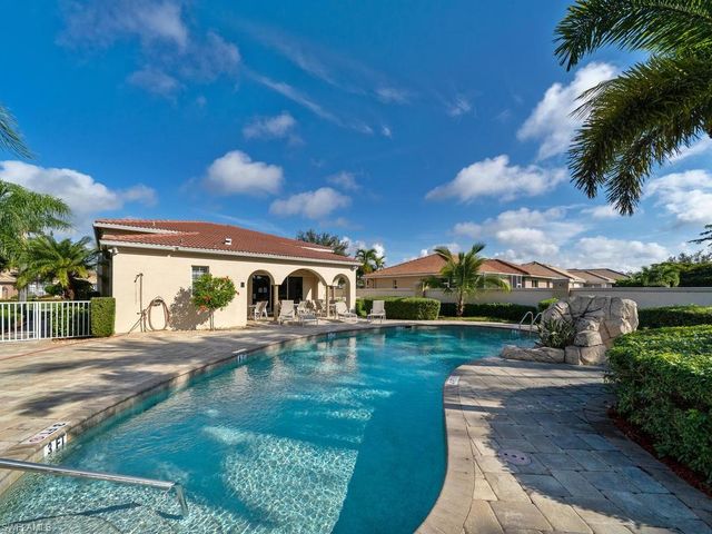 24920 Divot DR, Bonita Springs, FL 34135
