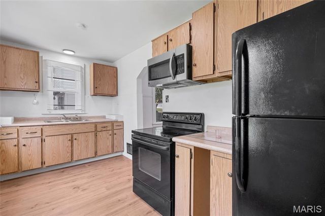 10525 Hobday Avenue, St Ann, MO 63074