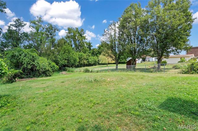 10525 Hobday Avenue, St Ann, MO 63074