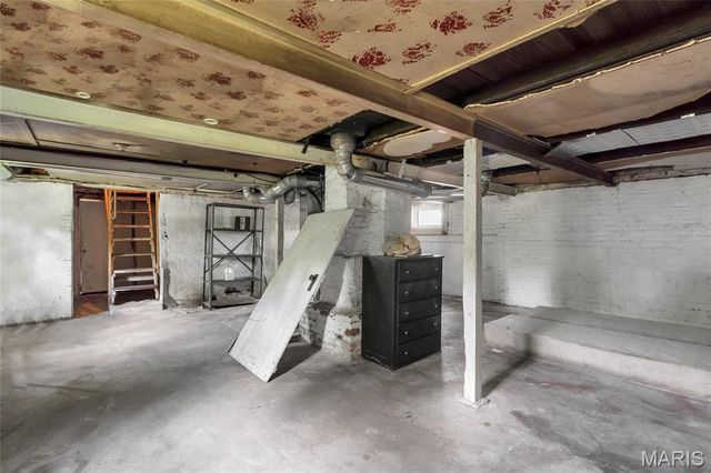 10525 Hobday Avenue, St Ann, MO 63074