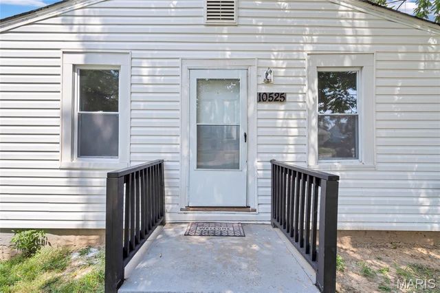 10525 Hobday Avenue, St Ann, MO 63074