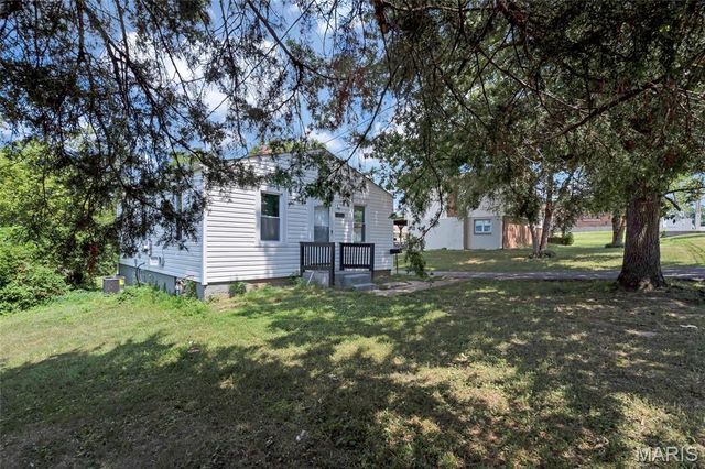 10525 Hobday Avenue, St Ann, MO 63074
