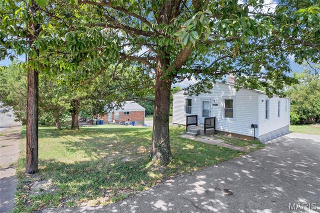 10525 Hobday Avenue, St Ann, MO 63074