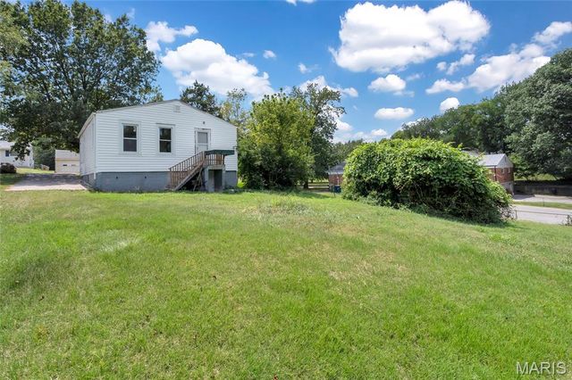 10525 Hobday Avenue, St Ann, MO 63074