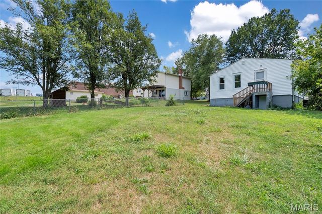 10525 Hobday Avenue, St Ann, MO 63074