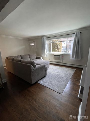915 N Cricket Lane, Woodbridge Proper, NJ 07095