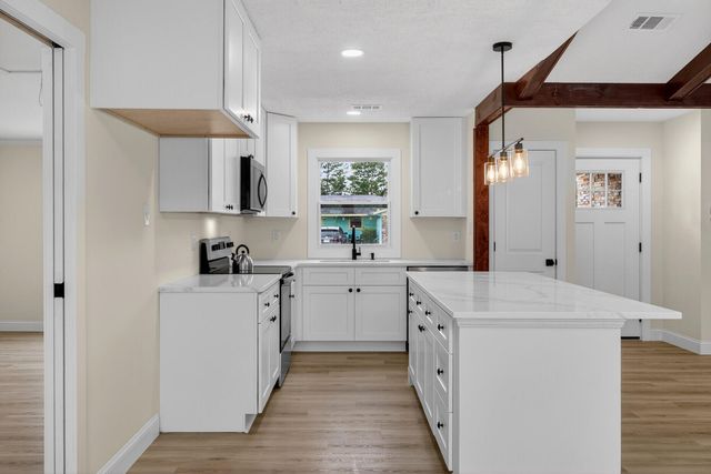 215 Horseshoe Drive, Goose Creek, SC 29445