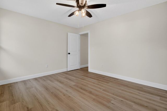 215 Horseshoe Drive, Goose Creek, SC 29445