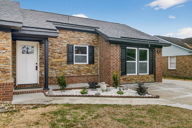 215 Horseshoe Drive, Goose Creek, SC 29445