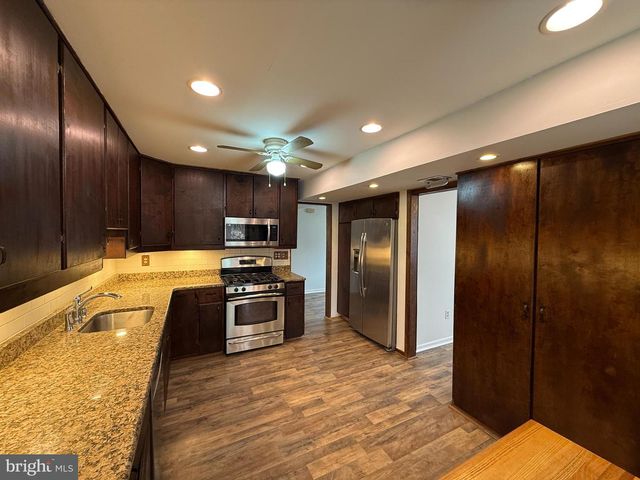 6710 RED JACKET RD, Springfield, VA 22152