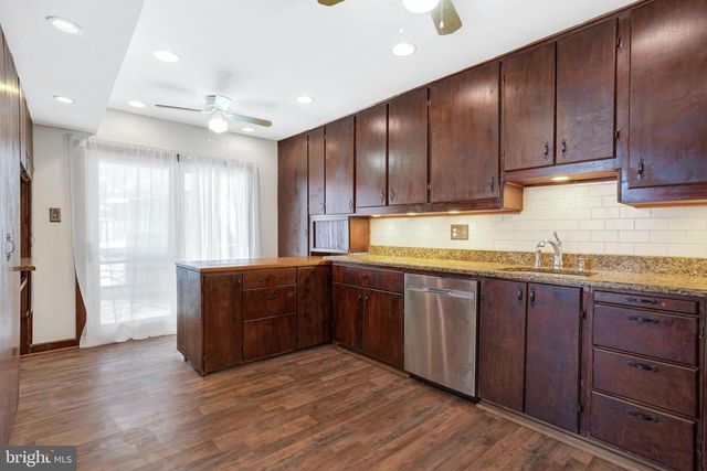 6710 RED JACKET RD, Springfield, VA 22152