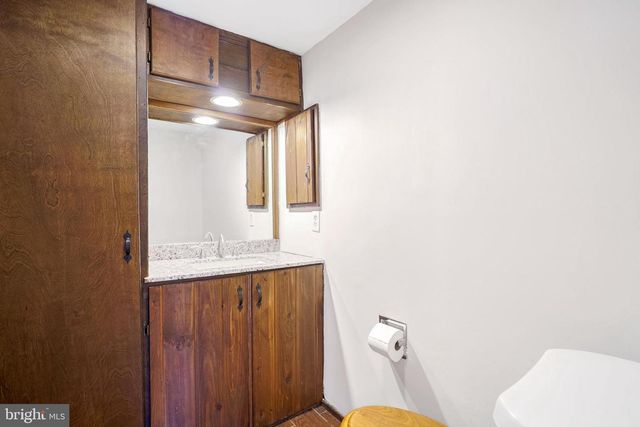 6710 RED JACKET RD, Springfield, VA 22152