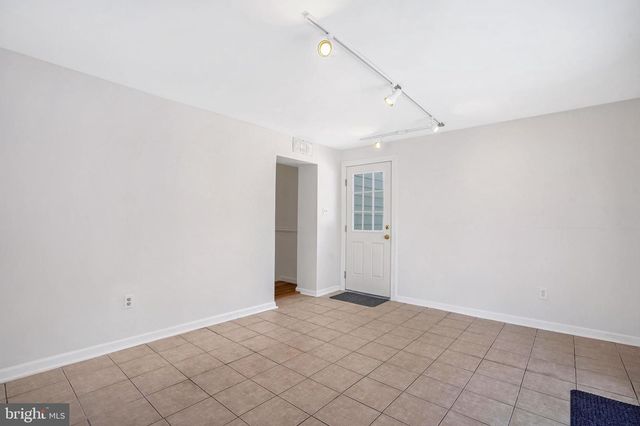 6710 RED JACKET RD, Springfield, VA 22152