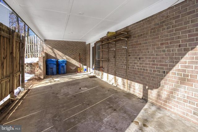 6710 RED JACKET RD, Springfield, VA 22152