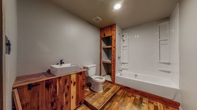 9007 Redbud Ln, Nunnelly, TN 37137