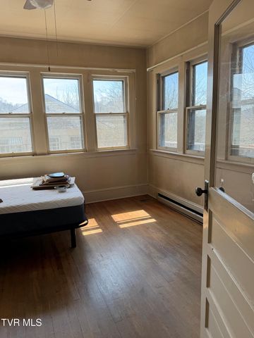 16702 Wise Street, Saint Paul, VA 24283