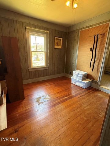 16702 Wise Street, Saint Paul, VA 24283