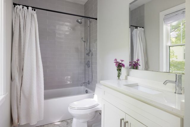 119 Norwood Ave 119, Newton, MA 02460