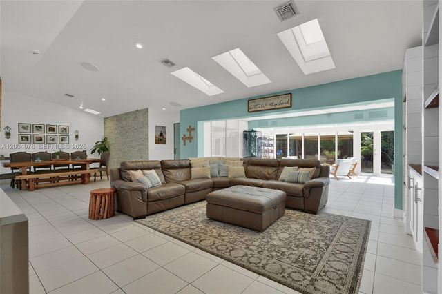 15540 SW 152nd Ter, Miami, FL 33187