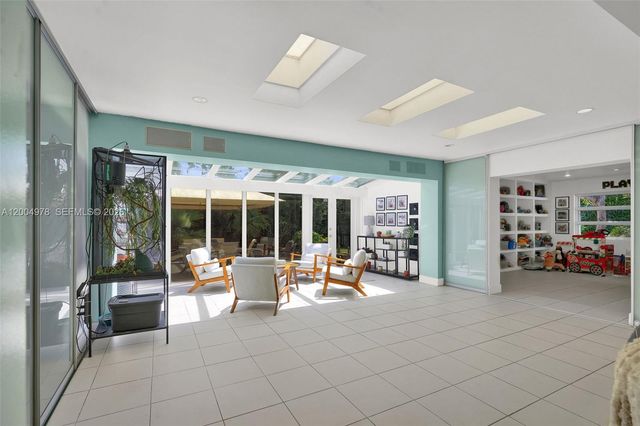 15540 SW 152nd Ter, Miami, FL 33187