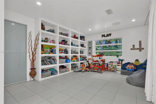 15540 SW 152nd Ter, Miami, FL 33187