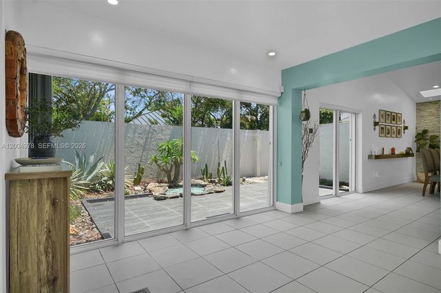 15540 SW 152nd Ter, Miami, FL 33187